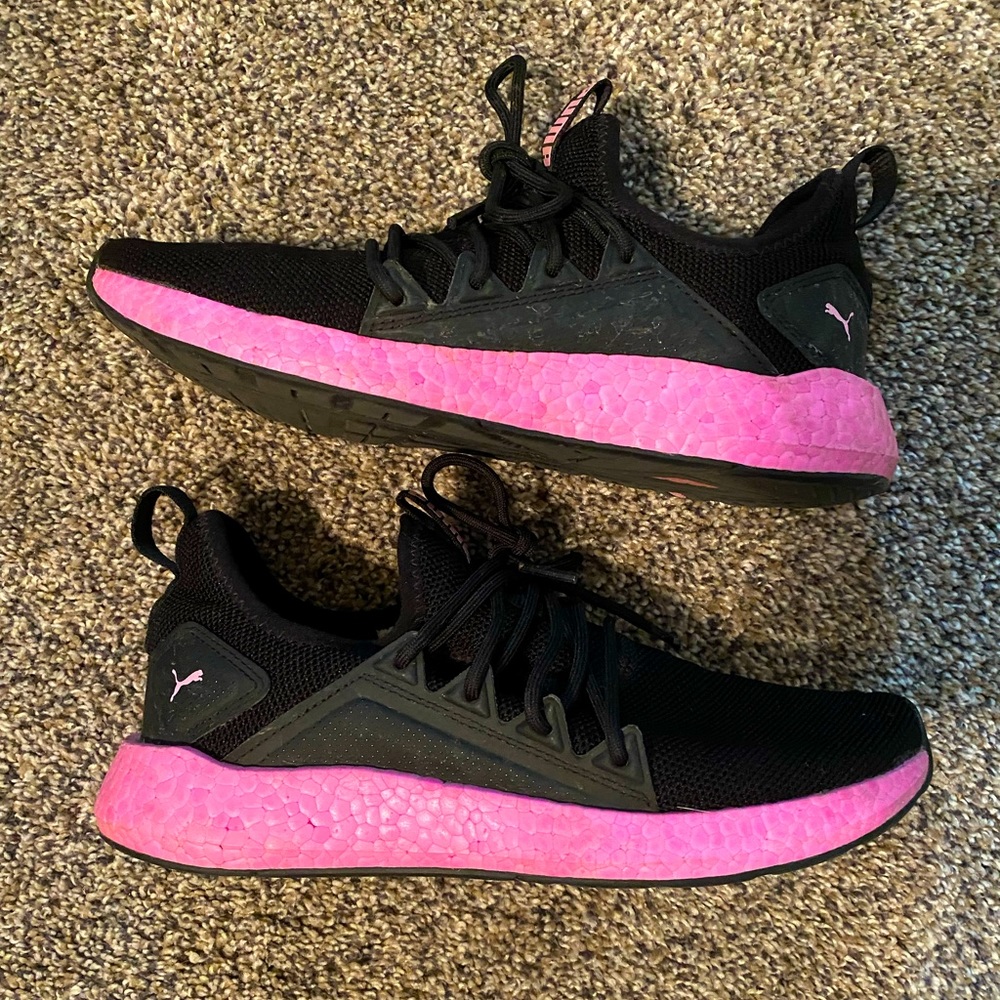 Women’s Puma Tennis Shoes